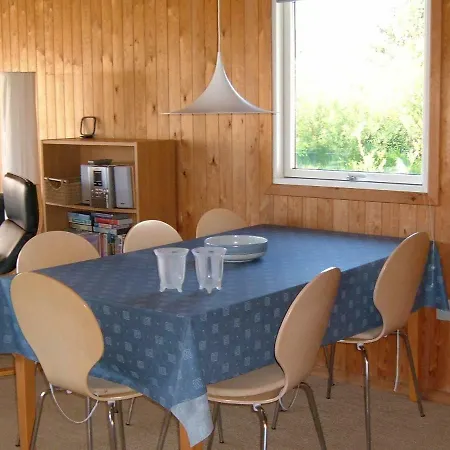 Holiday home Three-bedroom Holiday In 1 *