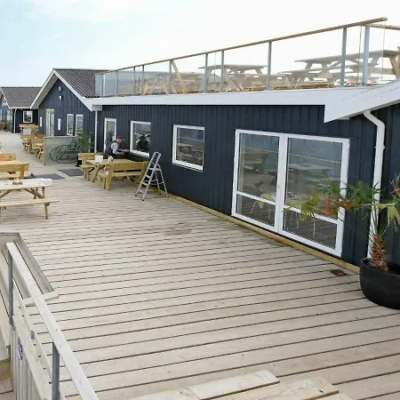 Holiday home Three-bedroom Holiday In 1 *