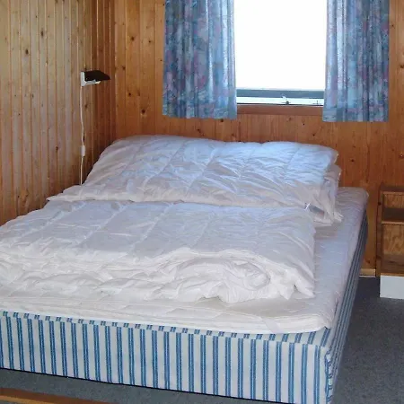Three-bedroom Holiday In 1 Holiday home *